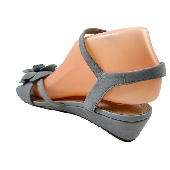 Clarks Artisan Sandals Parram Stella Blue Gray Nubuck Shoes Size 6.5 M Rosette - Picture 7 of 10